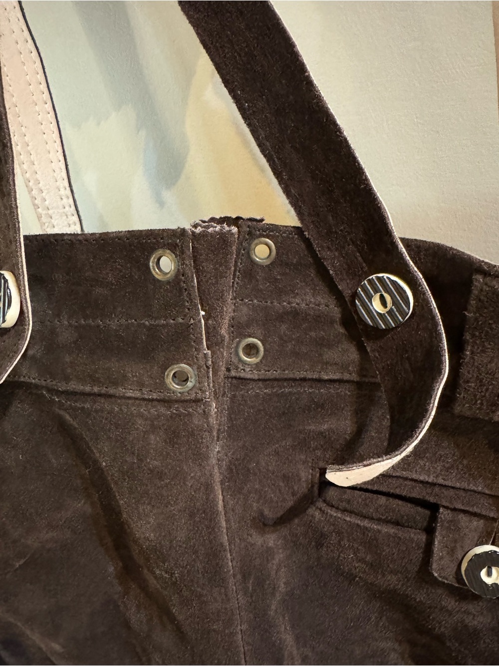Men's Brown Suede Lederhosen-Style Suspender Bag - Picture 7 of 9